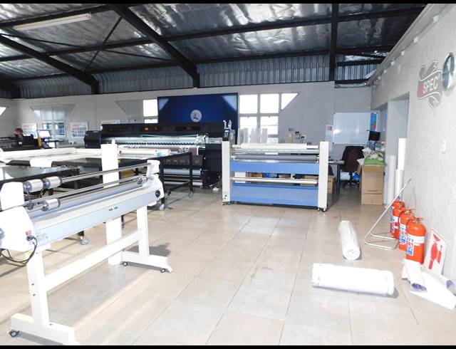 640M² WORKSHOP TO LET IN KENSINGTON B